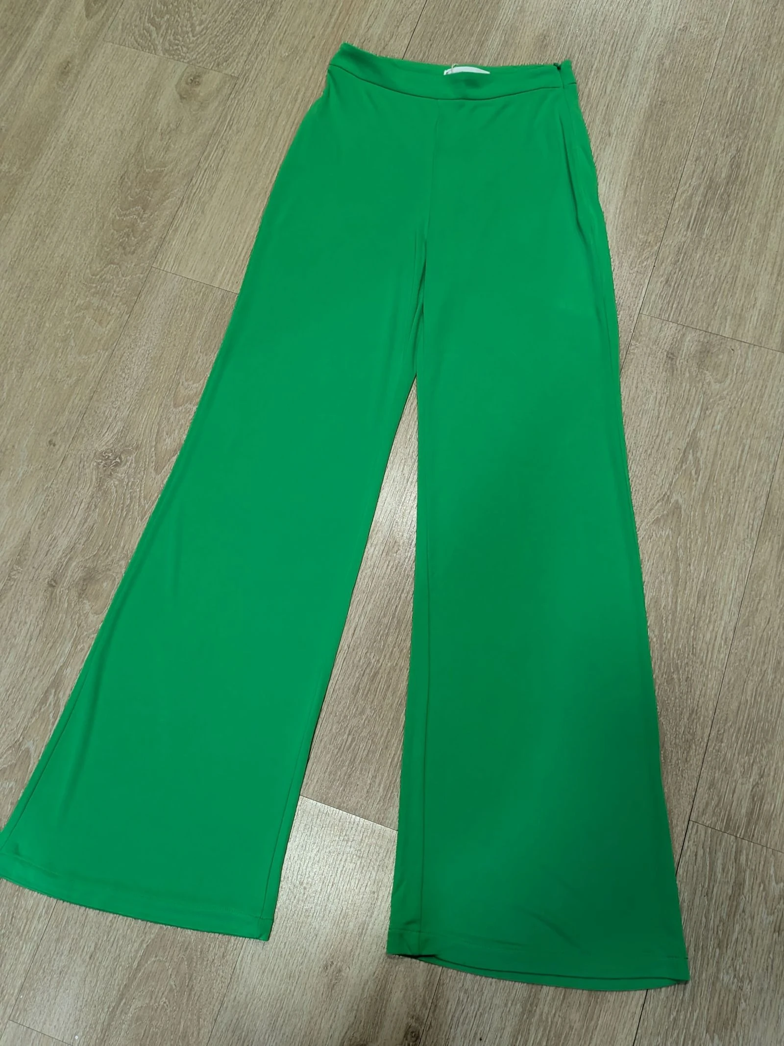 Pantalones anchos de talle alto de punto elástico en verde esmeralda talla S de Mango